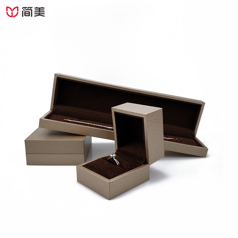High-end jewelry boxes leather paper ring pendant bracelet box custom logo