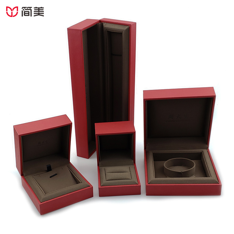 CHOW TAI SENG leather paper jewelry boxes ring necklace box custom wholesale