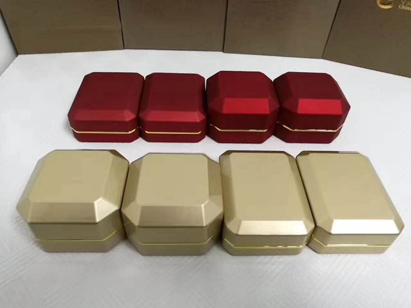 Octagonal spray paint jewelry boxes with LED ring pendant box custom wholesale
