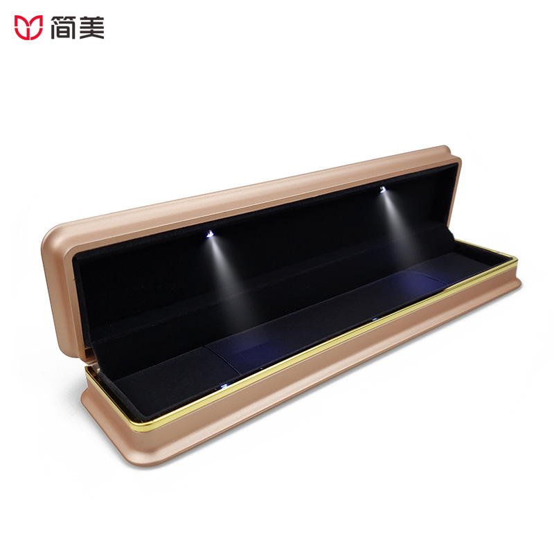 High quality painted jewelry boxes with LED lights ring pendant box customize