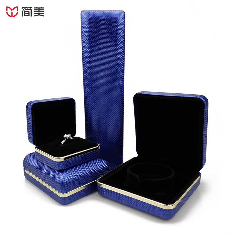 pu jewelry boxes with LED light ring necklace box custom wholesale