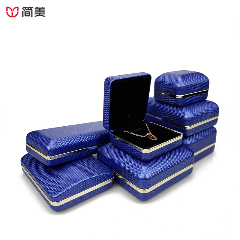 pu jewelry boxes with LED light ring necklace box custom wholesale